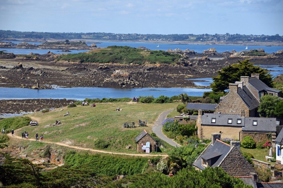 À la découverte des plus belles îles de Bretagne en voilier